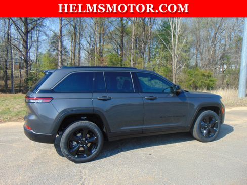 New 2026 Jeep Grand Cherokee Limited w/ Limited Altitude Package AWD/4WD image 14