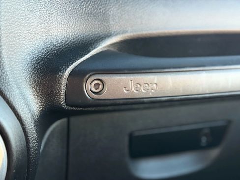 Used 2014 Jeep Wrangler Unlimited Sport w/ Quick Order Package 24S image 31