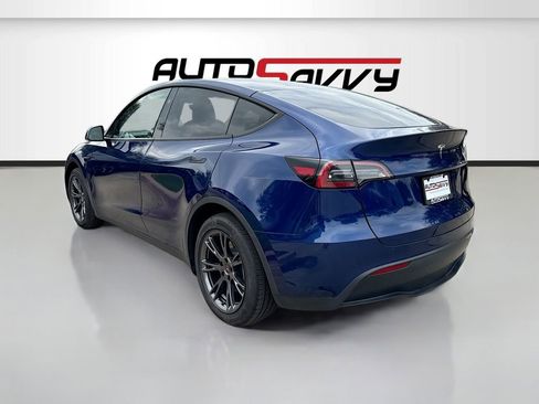 Used 2025 Tesla Model Y Long Range RWD image 5