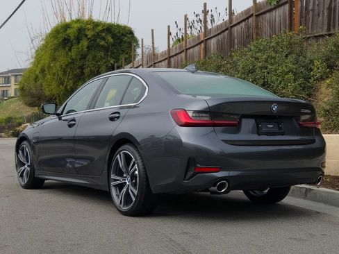 Used 2022 BMW 330e w/ Driving Assistance Package image 30