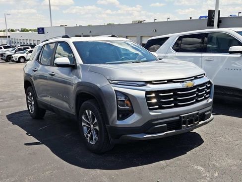 Certified 2025 Chevrolet Equinox LT w/ Convenience Package II FWD image 4