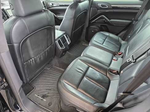 Used 2014 Porsche Cayenne GTS AWD/4WD image 27