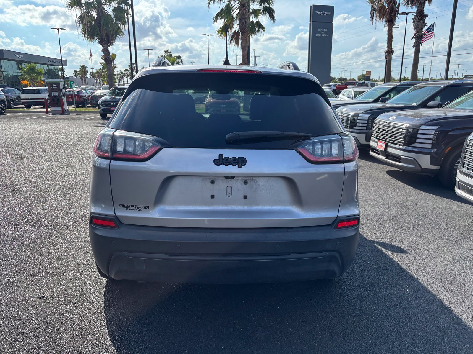 Used 2021 Jeep Cherokee Latitude Plus FWD image 5