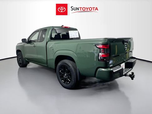 Used 2023 Nissan Frontier SV w/ Technology Package image 5