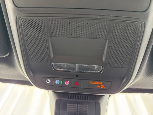 New 2026 Chevrolet Equinox LT w/ Convenience Package II image 32