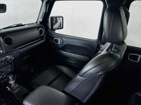 Used 2022 Jeep Gladiator Overland AWD/4WD image 23