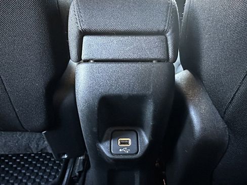 Used 2018 Jeep Renegade Latitude w/ Cold Weather Group image 11