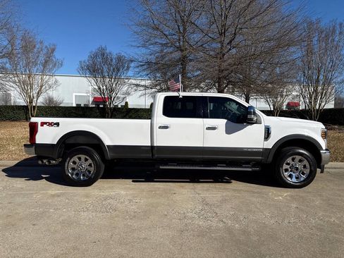 Used 2019 Ford F250 Lariat w/ Chrome Package image 2