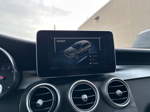 Used 2018 Mercedes-Benz GLC 300 4MATIC image 55