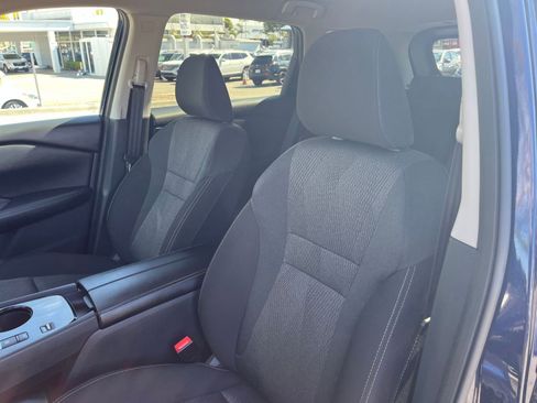 Used 2025 Nissan Rogue SV image 29