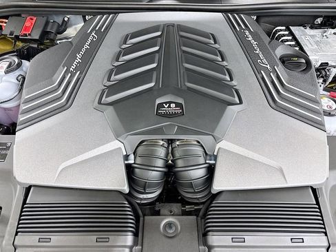 Used 2025 Lamborghini Urus SE image 29