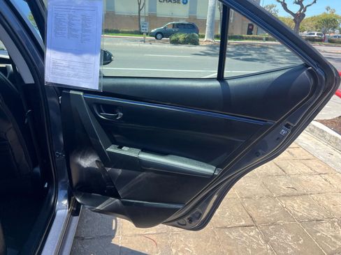 Used 2017 Toyota Corolla SE w/ Carpet Mat Package (TMS) FWD image 27
