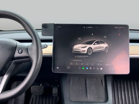 Used 2023 Tesla Model 3 Standard Range RWD image 6
