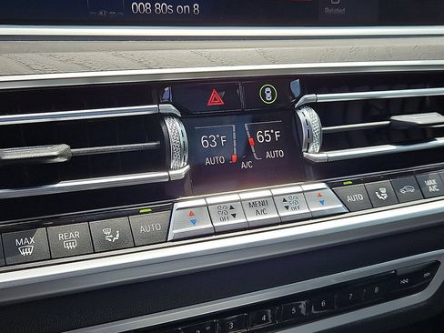 Used 2021 BMW X7 xDrive40i w/ Cold Weather Package AWD/4WD image 18
