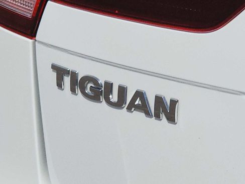 Used 2021 Volkswagen Tiguan S image 13