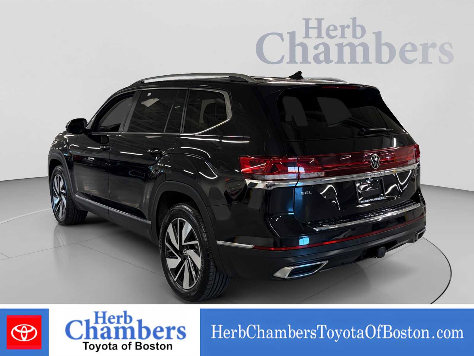 Used 2024 Volkswagen Atlas SEL AWD/4WD image 3
