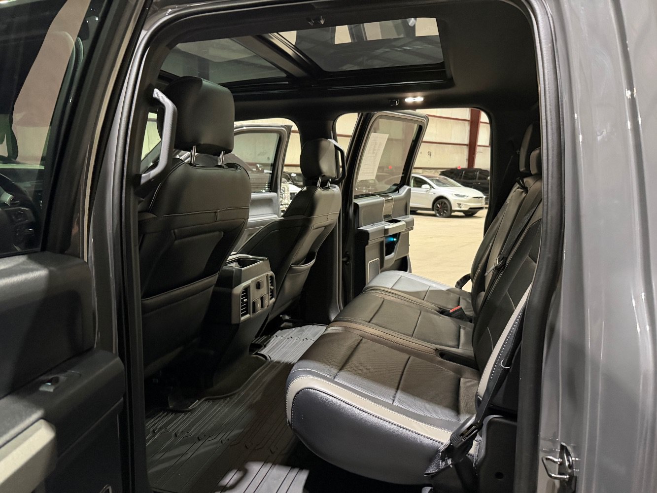 Used 2018 Ford F150 Raptor w/ Equipment Group 802A Luxury AWD/4WD image 17