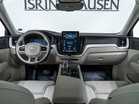 New 2026 Volvo XC60 B5 Ultra w/ Protection Package Premier image 15