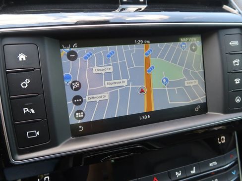 Used 2018 Jaguar XE Prestige image 32