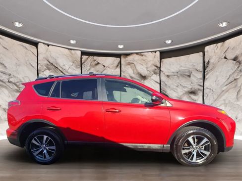 Used 2017 Toyota RAV4 XLE w/ Carpet Mat Package image 4