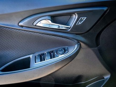 Used 2024 Chevrolet Malibu LT image 19