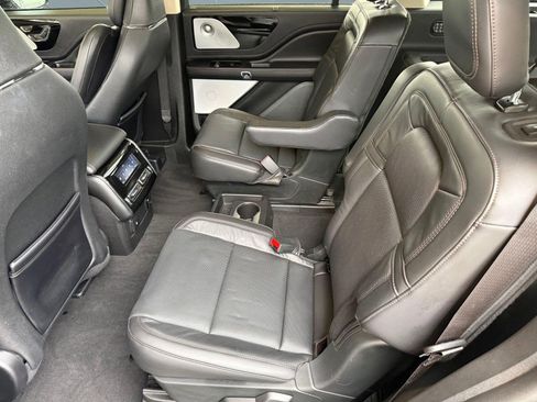 Used 2023 Lincoln Aviator Reserve w/ Equipment Group 201A RWD image 15