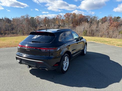 Certified 2025 Porsche Macan image 7