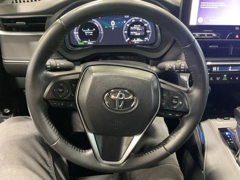 Used 2023 Toyota Venza Limited image 13
