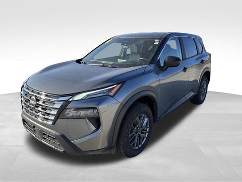 Used 2024 Nissan Rogue S image 3