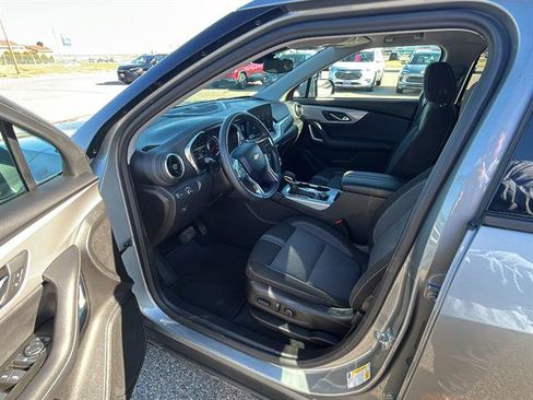 Used 2025 Chevrolet Blazer LT AWD/4WD image 13