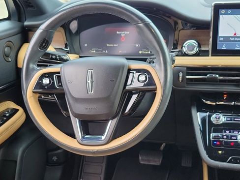 Used 2021 Lincoln Corsair Reserve image 17