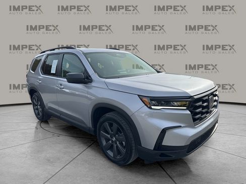 Used 2025 Honda Pilot Sport image 7