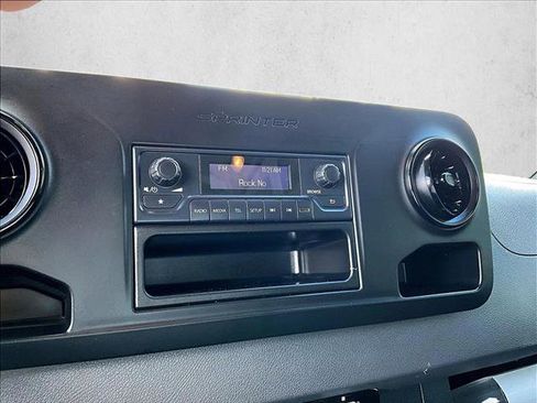 Used 2020 Mercedes-Benz Sprinter 2500 image 23