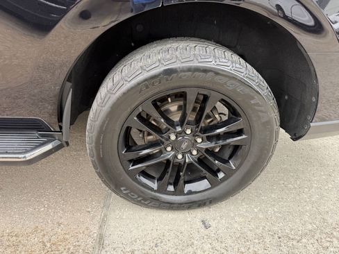 Used 2022 Ford Expedition XLT RWD image 38