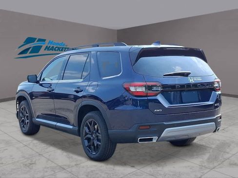 New 2025 Honda Pilot Touring image 2