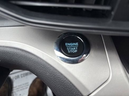 Used 2022 Ford Explorer XLT image 40