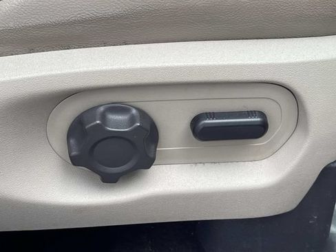 Used 2012 Ford Explorer XLT FWD image 26