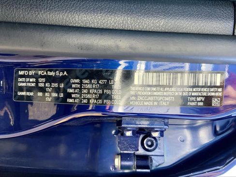 Used 2016 Jeep Renegade Latitude FWD image 34
