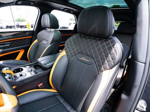 Used 2023 Bentley Bentayga Speed AWD/4WD image 32