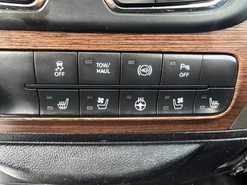 Used 2014 RAM 3500 Laramie w/ Black Appearance Group image 33