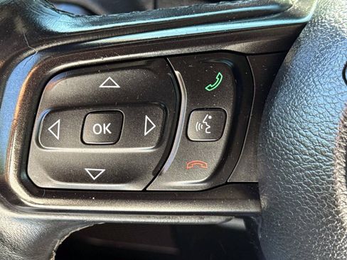 Used 2018 Jeep Wrangler Unlimited Sport S AWD/4WD image 12
