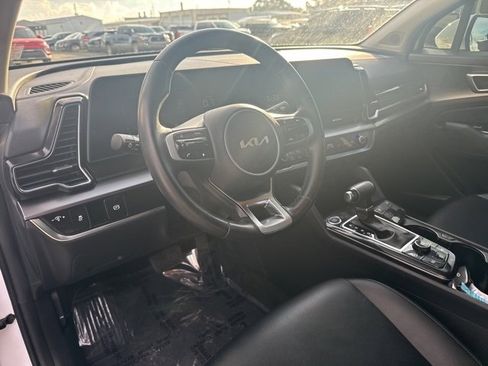 Used 2023 Kia Sportage EX image 10
