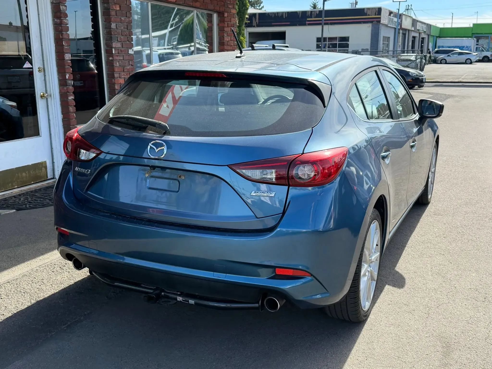 Used 2017 MAZDA MAZDA3 Touring FWD image 3