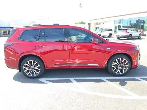 Used 2023 Cadillac XT6 Sport w/ Technology Package AWD/4WD image 6