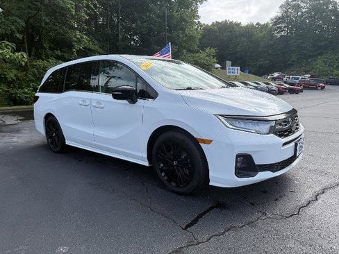Used 2025 Honda Odyssey Sport-L image 3
