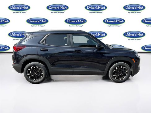 Used 2021 Chevrolet TrailBlazer LT w/ Premium Seating Package FWD image 8