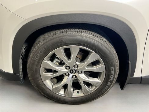 Used 2025 Toyota Grand Highlander AWD Hybrid image 13