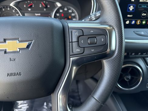 Used 2025 Chevrolet Blazer LT AWD/4WD image 19