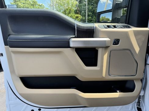 Used 2021 Ford F250 Lariat w/ Lariat Value Package image 20