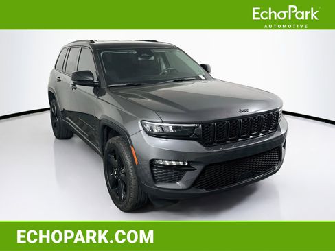Used 2023 Jeep Grand Cherokee Limited w/ Black Appearance Package RWD image 1